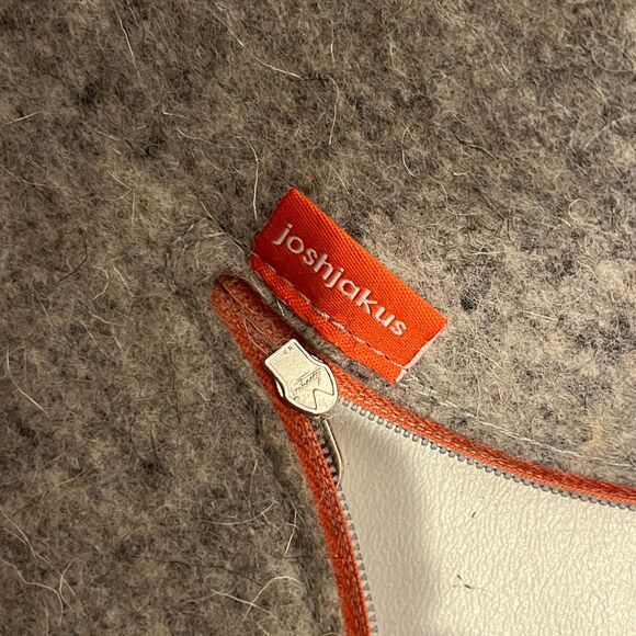 Josh Jackus "Um" Felted Wool Sculptural Bag Grey Full Zip - Picture 3 of 5